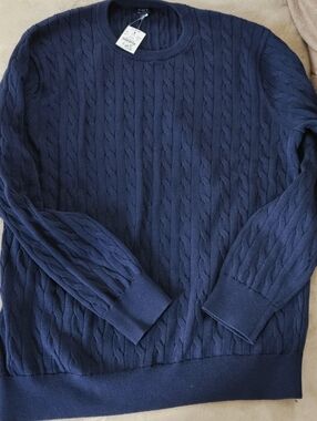 J CREW Classic Cable-Knit Men's Crewneck Sweater - Navy